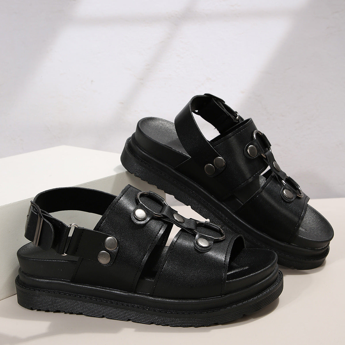 Rivet Sports Sandals Women Fashion Summer