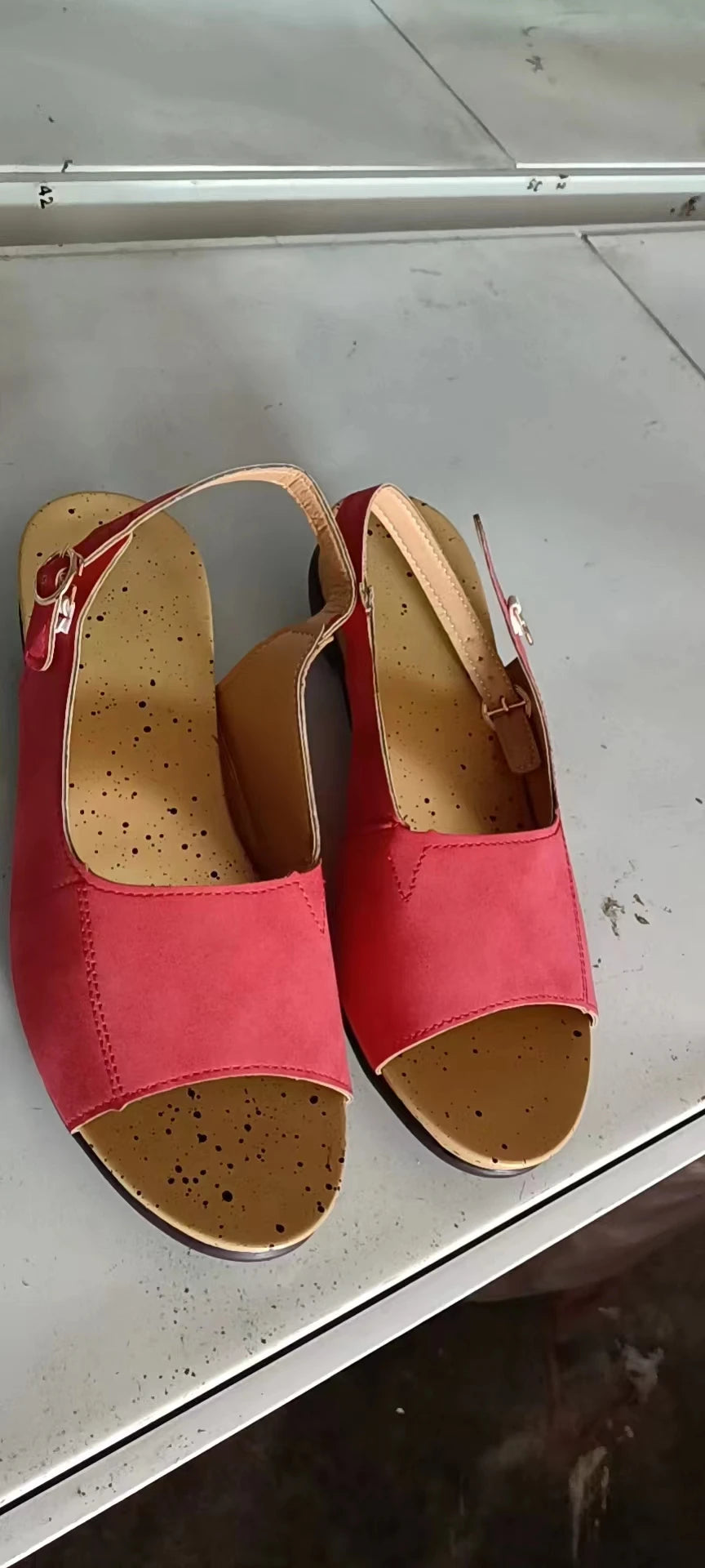 New Summer Buckle Retro Beach Fish Mouth Shoes