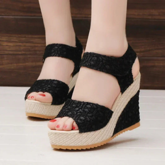 Comfortable Summer wedge with Rhinestones